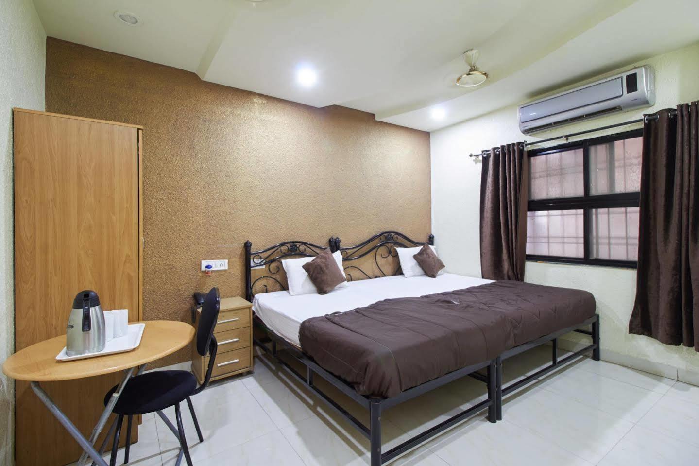Hotel Preetam Aurangabad Luaran gambar
